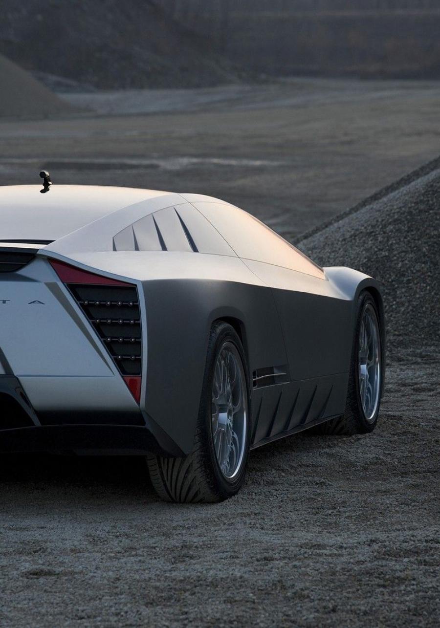  Giugiaro Quaranta Concept by Italdesign 2008 года  (фото 19 из 27)